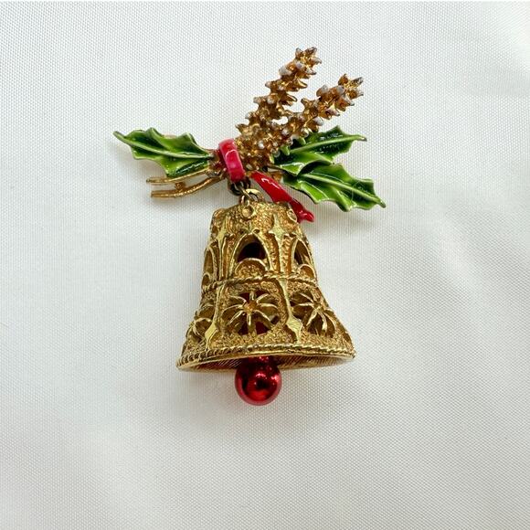 Vintage ART © Signed Christmas Bell & Holly Brooch - Picture 1 of 9